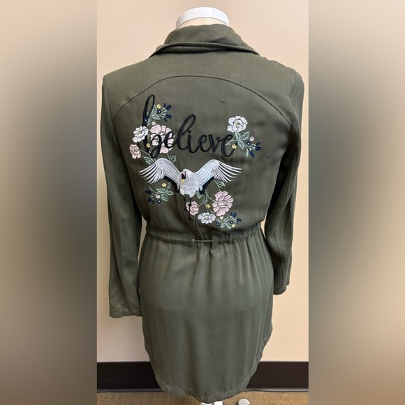 C&A olive green long sleeve embroidered back snap front lightweight jacket Small - Picture 2 of 12